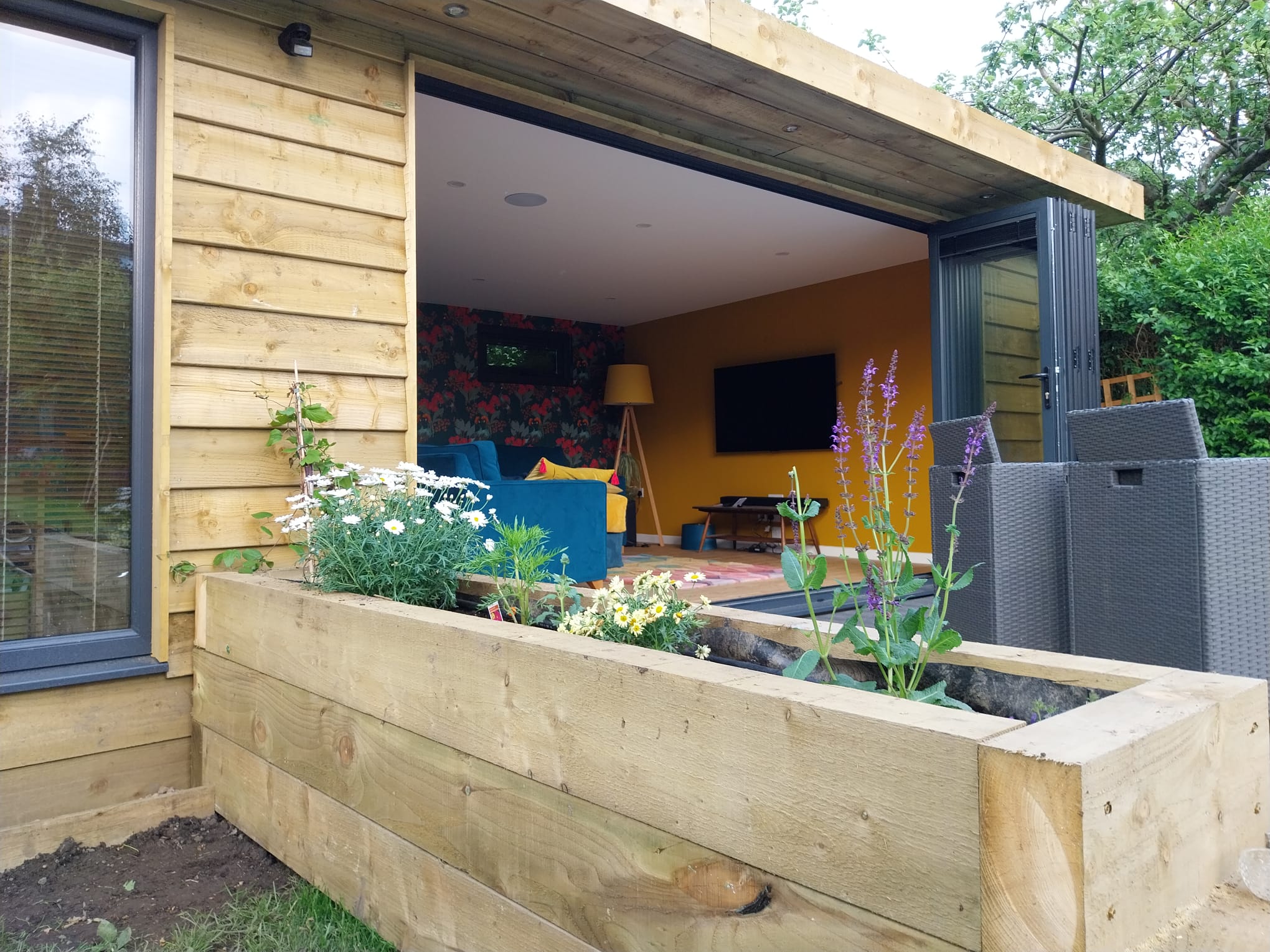 internal view of large room