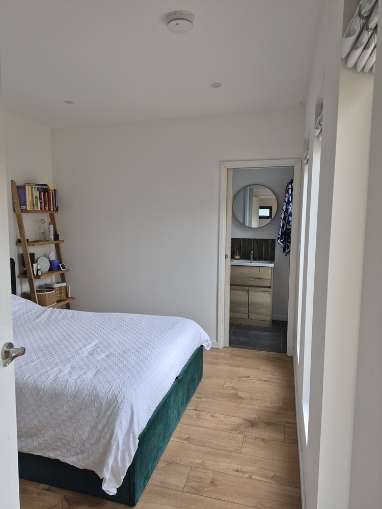 Garden annex bedroom